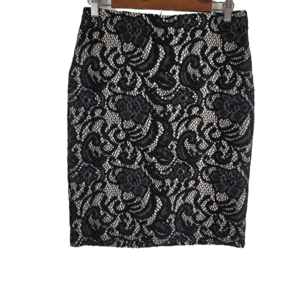 Ann Taylor Pencil Skirt Size 6 Black Lace Overlay w Cream Liner Stretch Waist